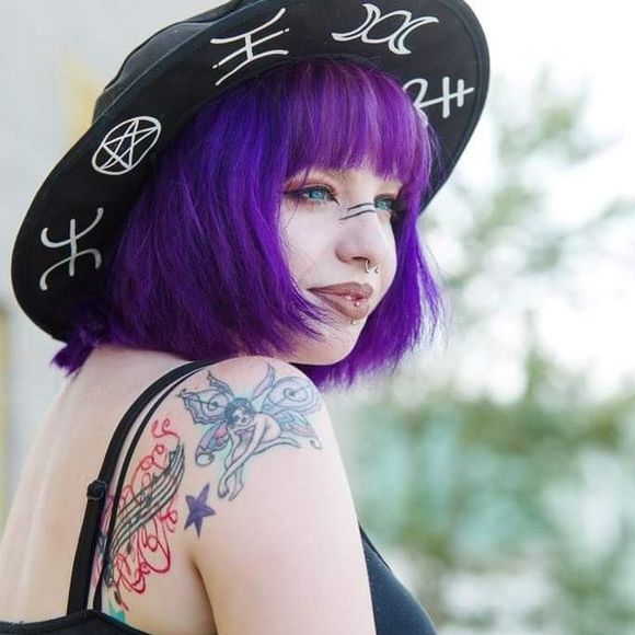 Meet your Posher, Marisa - Picture 1 of 1